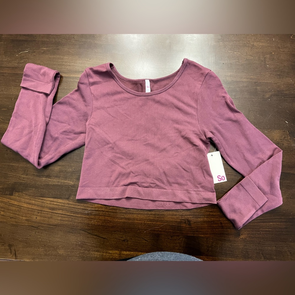 Women’s SO purple large cropped long sleeve top